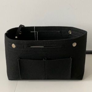 Bag organizer nwt 11 x 7 x 3
